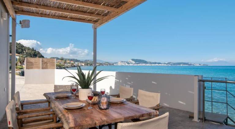 Fully equipped villa with yard, BBQ & patio | Perfect for remote work | Pets are welcome — photo 3