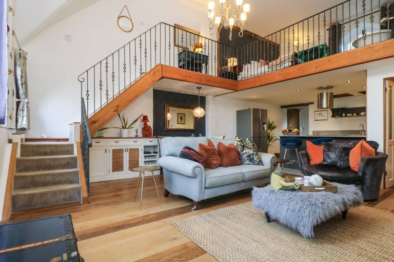 Family-friendly pleasant cottage with patio & yard | Beach view | Dogs allowed in Newquay
