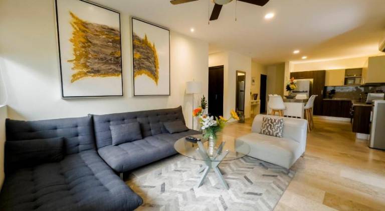 Apartment with pool — photo 4