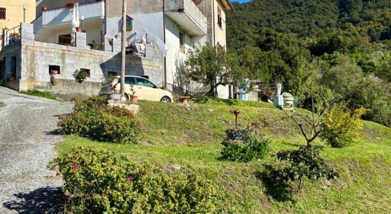 House with 2 rooms for 4 persons in Fosdinovo