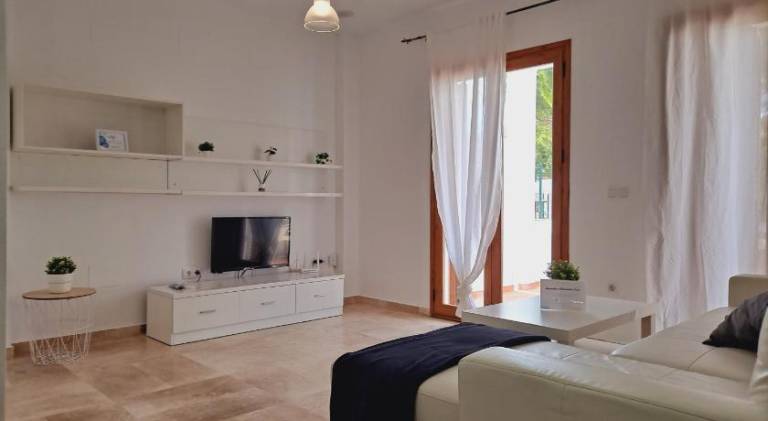 Lovely apartment with yard, private pool & patio | Pets allowed — photo 2