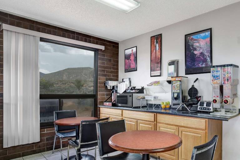 Travelodge by Wyndham Cedar City — photo 2