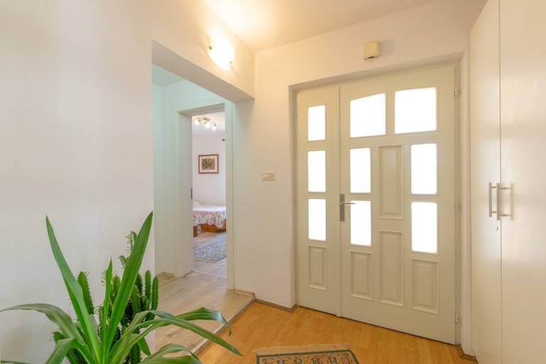 Fully equipped charming apartment with yard, terrace & barbecue | Dogs allowed — photo 5