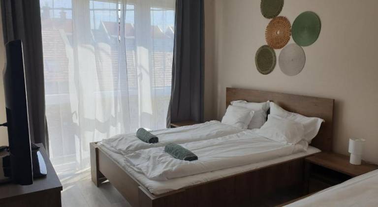 Holiday apartment with yard — photo 2