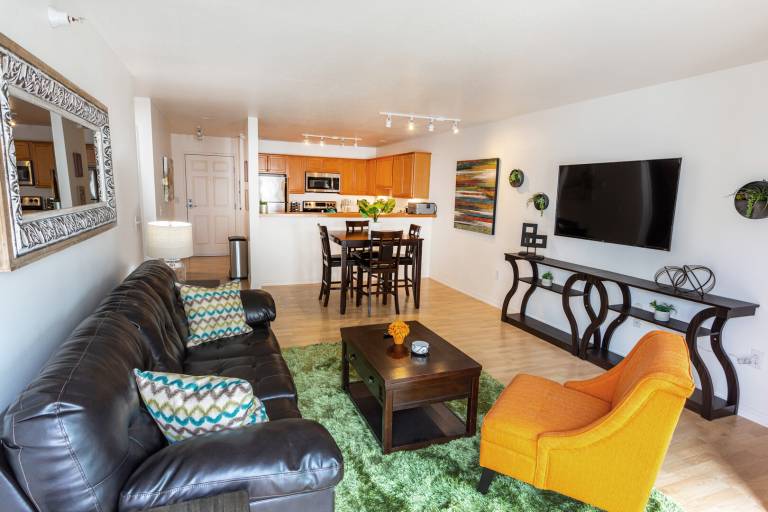 Family-friendly rental apartment with patio | Pets allowed — photo 5