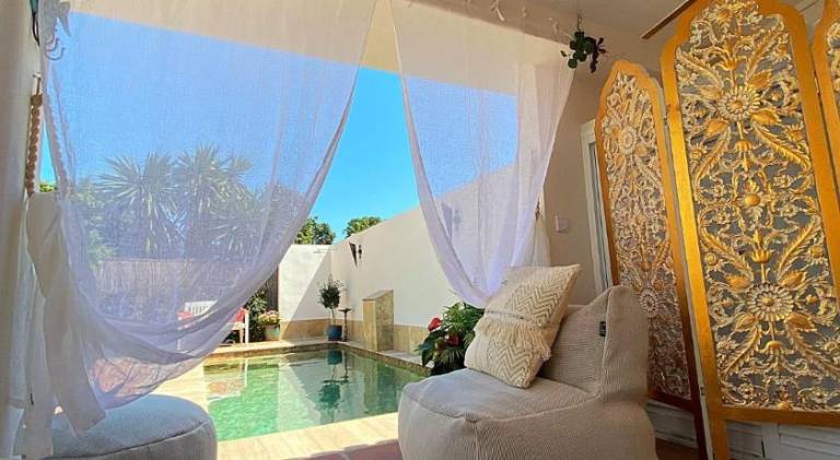 Villa with pool — photo 2