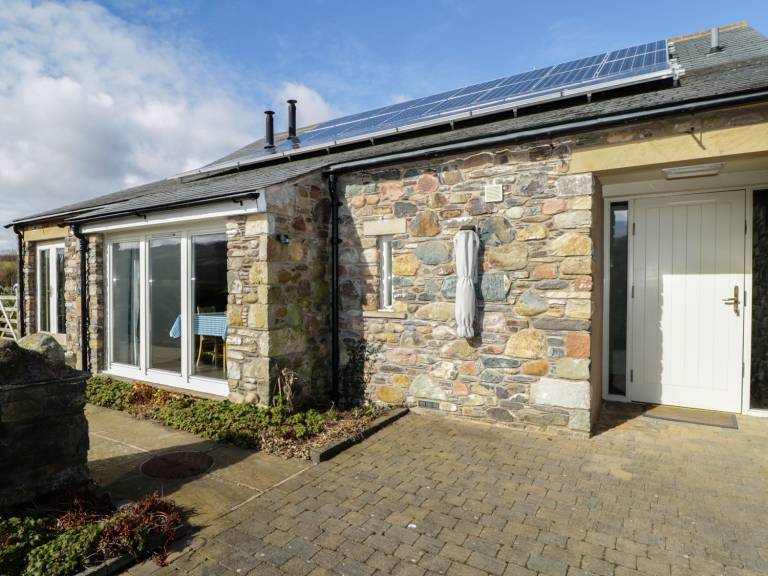 Cottage with patio & garden — photo 3