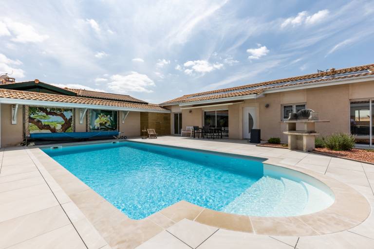 Family-friendly beautiful house with terrace, fast internet & yard | Garden view | Next to the beach | Suitable for remote work | Dogs allowed in Lacanau