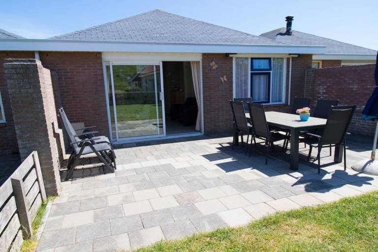 Vacation home with terrace & yard — photo 2