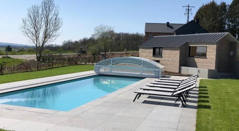 Vacation home with pool in Dinant
