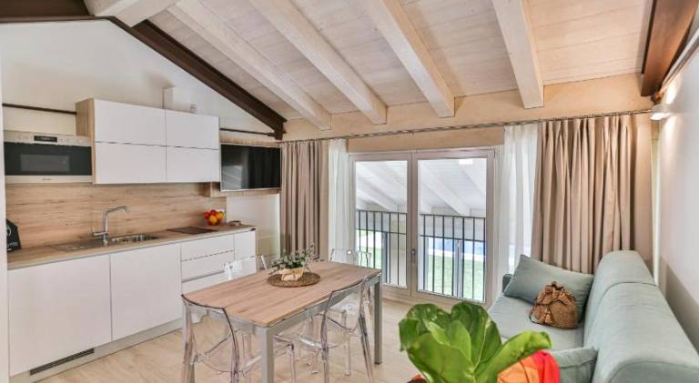 Beautiful serviced apartment with pool, terrace & garden | Pets allowed — photo 2