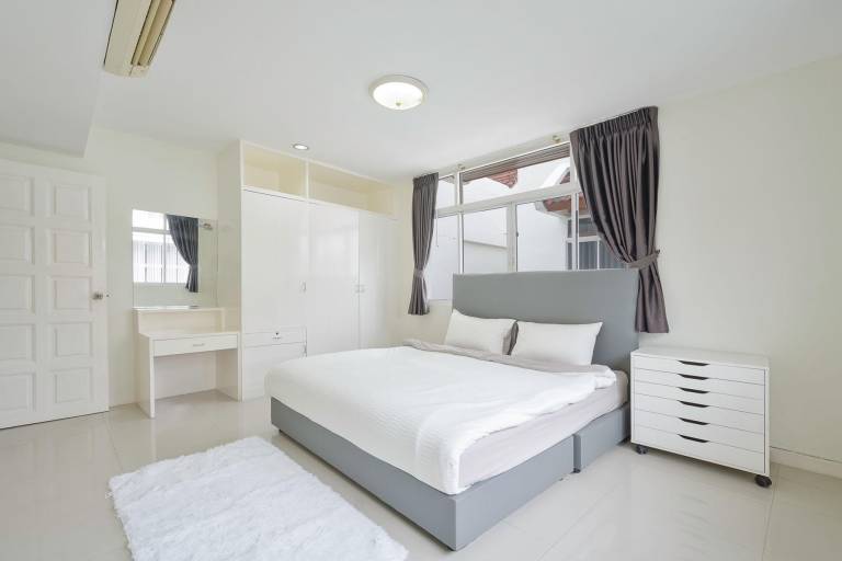 Urban Loft 5BR Terrace Bangkok — photo 2