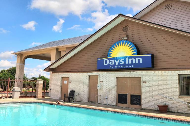 Days Inn by Wyndham Navasota in Navasota, TX
