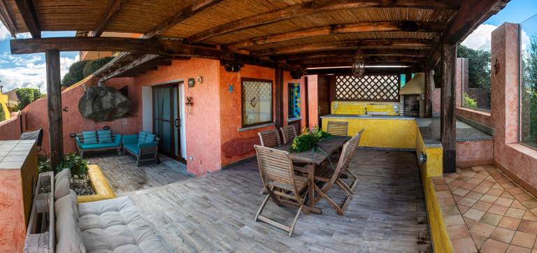 La casa di Eolo rivolta al tramonto