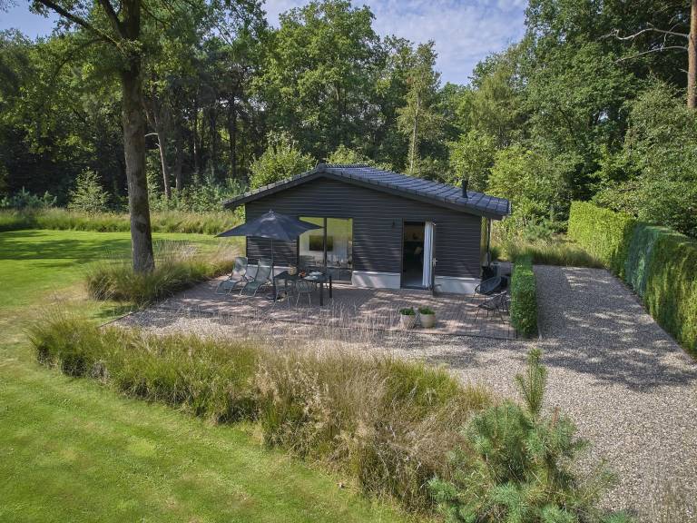 Wundersch&ouml;nes Waldhaus mit gro&szlig;em Garten