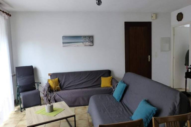 Apartment with terrace, garden & pool — photo 5