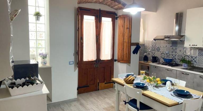 Apartment with 2 rooms for 5 persons — photo 4
