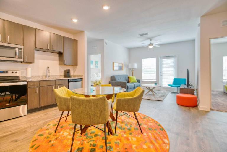 Grand Two Bedroom Two Bathroom Apartment with Balcony by The Scholar — photo 4