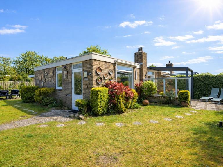 Ferienhaus mit Terrasse und Garten