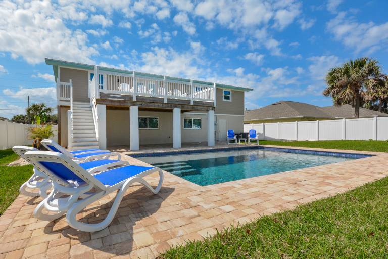 4717S Gorgeous 4 Bedroom Pool Home