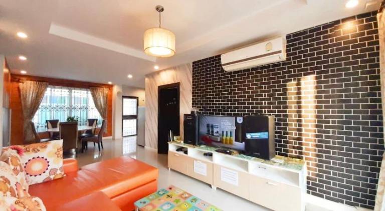 Villa with pool | Pet-friendly — photo 2
