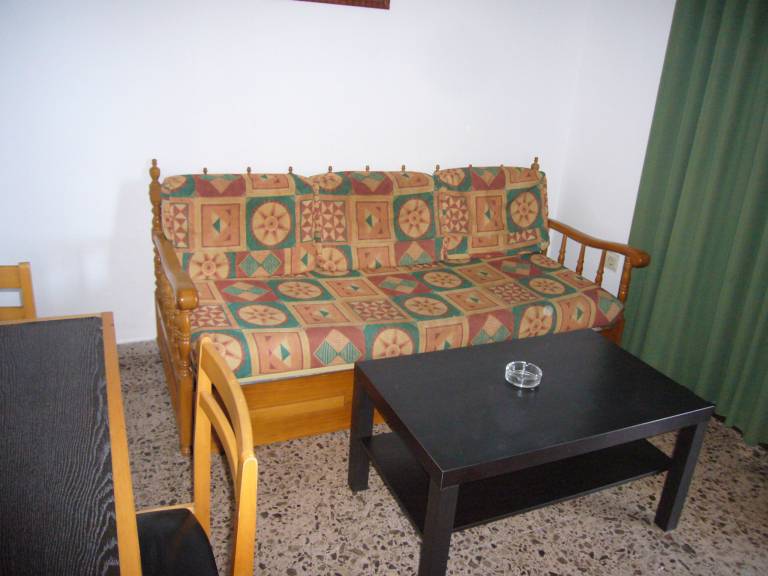Child-friendly apartment with patio & pool | City view | Dogs allowed — photo 3