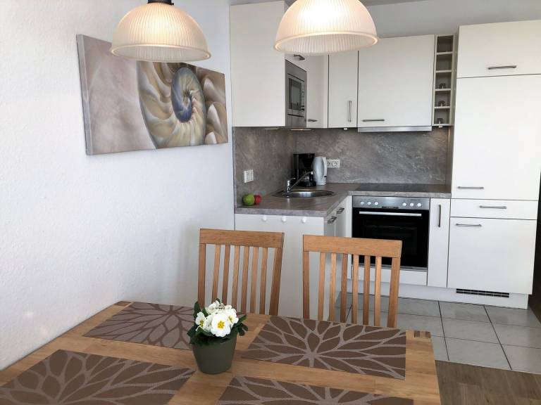Familienfreundliche 55 qm-Wohnung in der 1. Etage mit Ostbalkon - Blick auf Binnensee, Yachthafen & Altstadt — photo 5