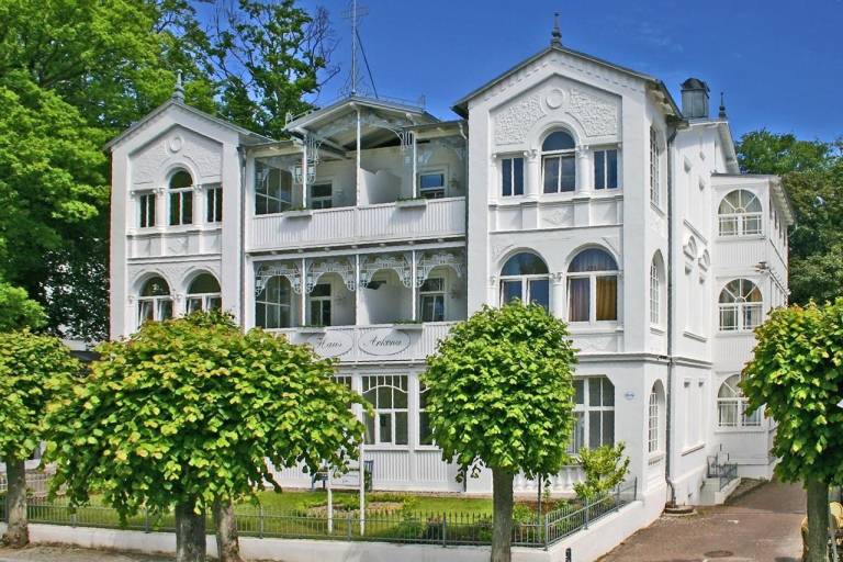 Holiday apartment with sauna in Sellin