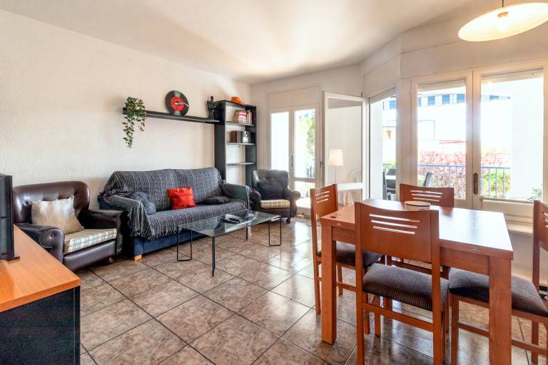 Holiday apartment with yard, patio & barbeque | Beach view — photo 2