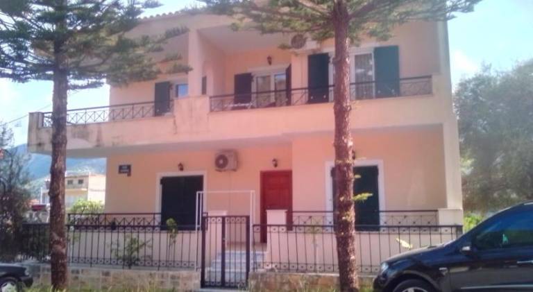 Charming rental apartment with patio & yard | Close to the beach | Perfect for remote work | Pet-friendly — photo 4