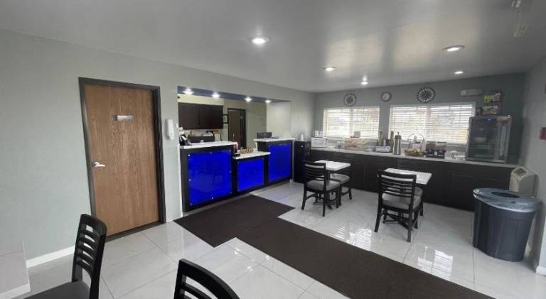 Americas Choice Inn & Suites — photo 3
