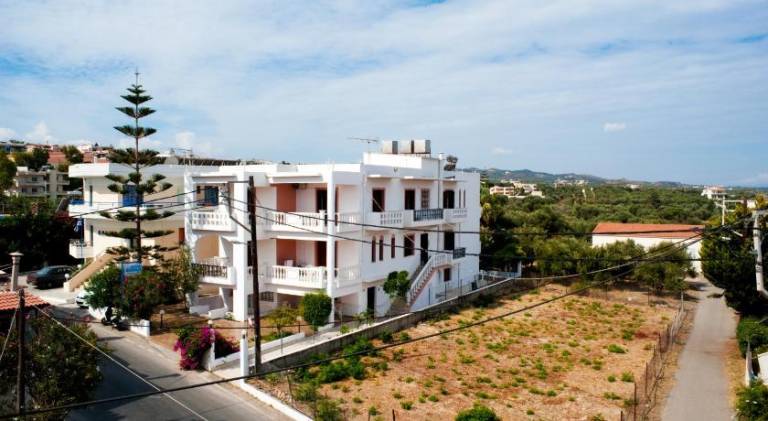 Captain Michalis Apartments - 750m from Kalamaki Beach — photo 3