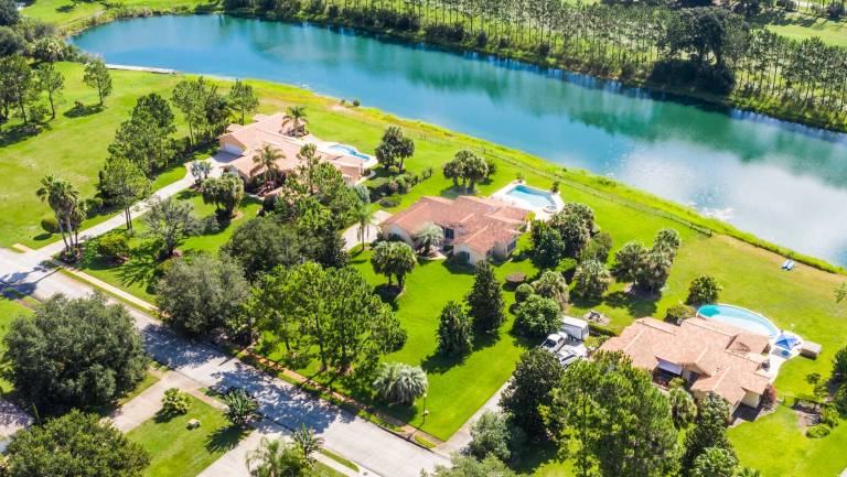 SWISS 61 - Lake Denise — photo 4