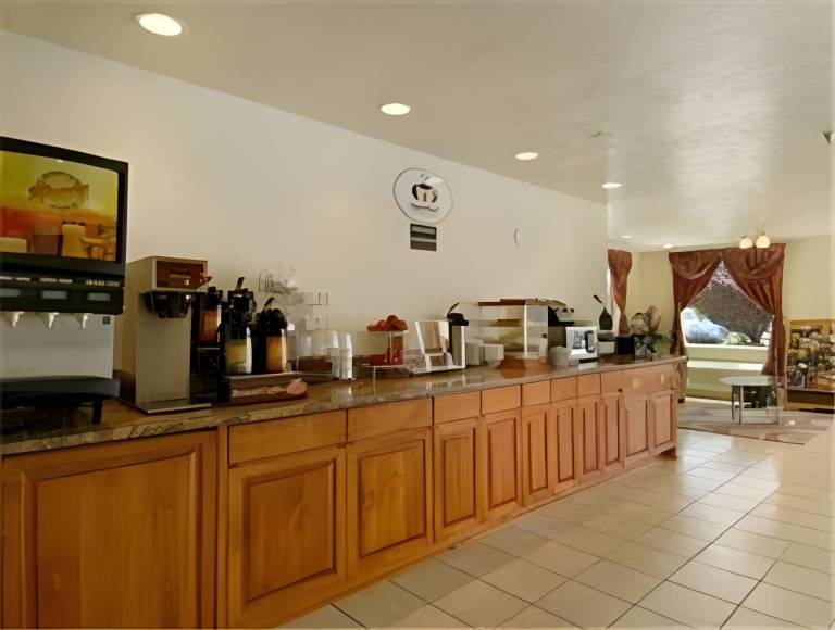 Super 8 By Wyndham Bernalillo — photo 4