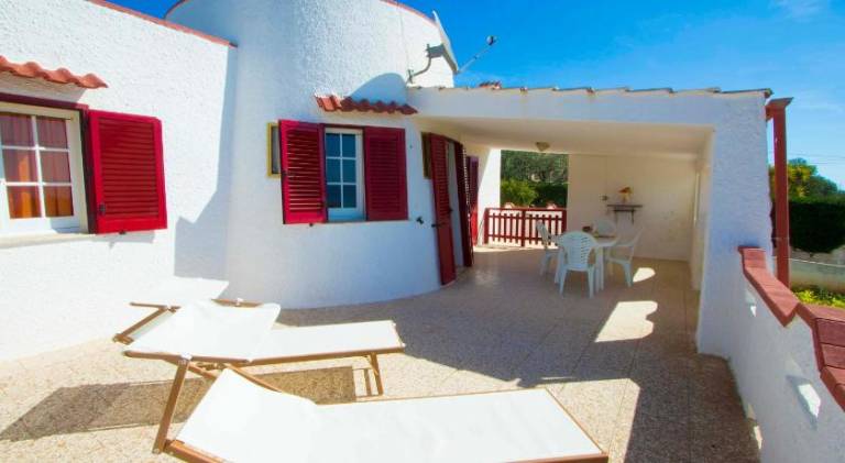 Vacation home | Beach nearby | Pets allowed — photo 4
