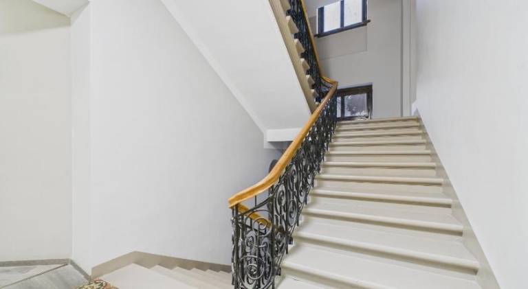 Apartment | Next to Nativity Cathedral — photo 5