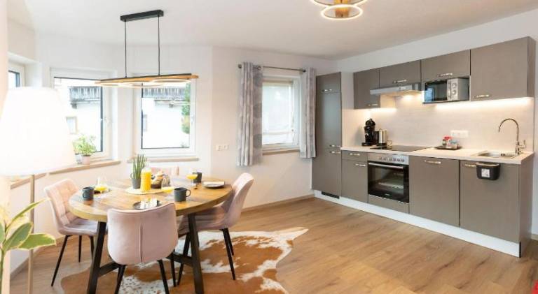 Tirolee Marchegg - Modern living, Dog Friendly and near Dragon Park, Wildschonau PremiumCard include — photo 2