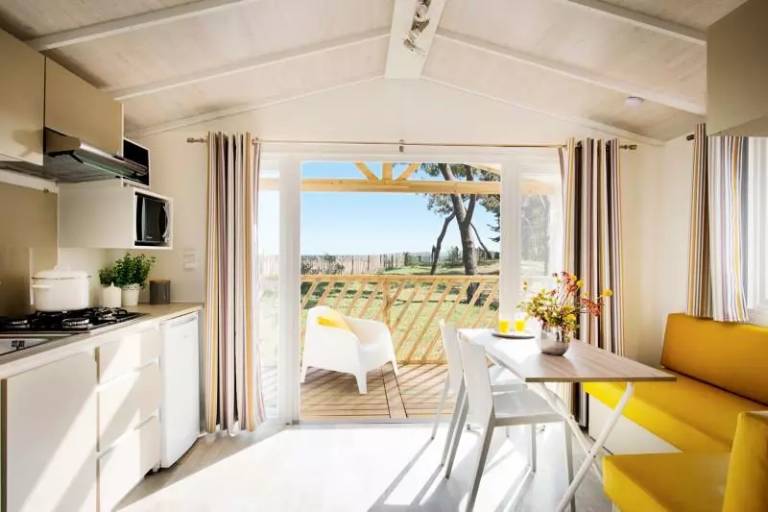 Mobile home with terrace — photo 4