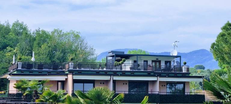 Rental apartment with patio — photo 4