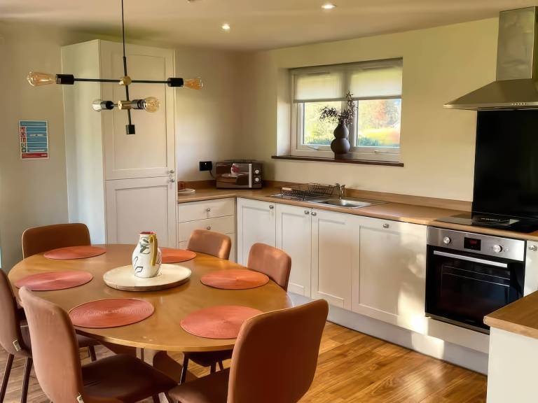 Children-friendly nice cottage with yard & jacuzzi | Pets allowed — photo 4