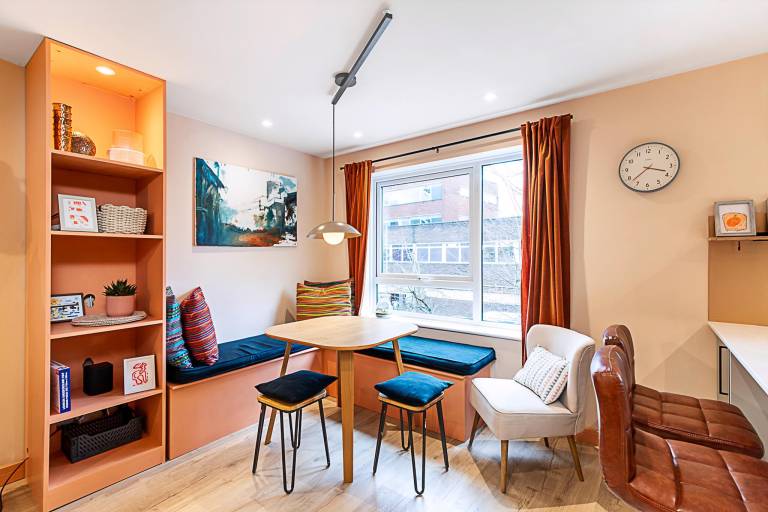 Bright 2 Bed Home Near Putney Riverside
