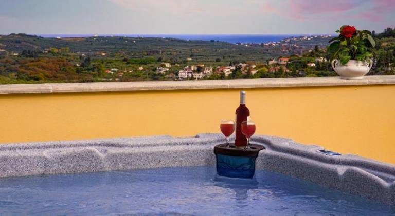 Villa Erontas -Private heated jacuzzi and mini pool — photo 4