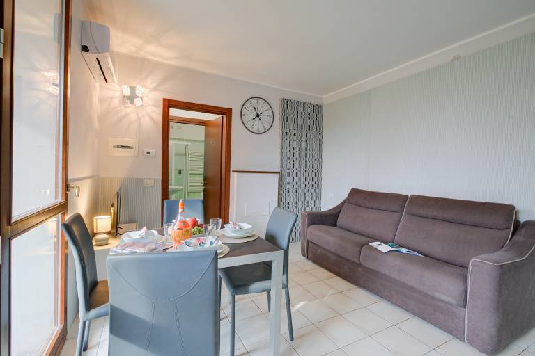 Family-friendly apartment with terrace & garden | Mountain view | Beach nearby | Pet-friendly — photo 2