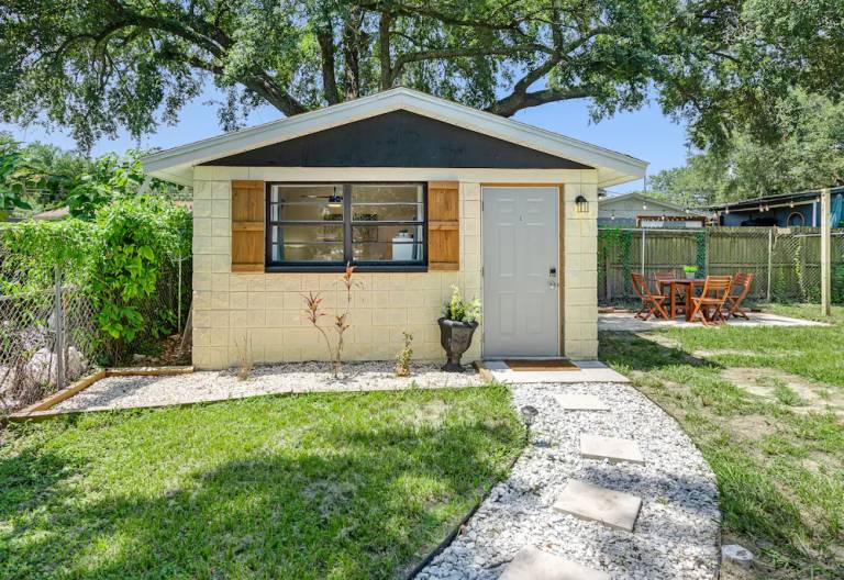 Apartment  Northeast Tampa