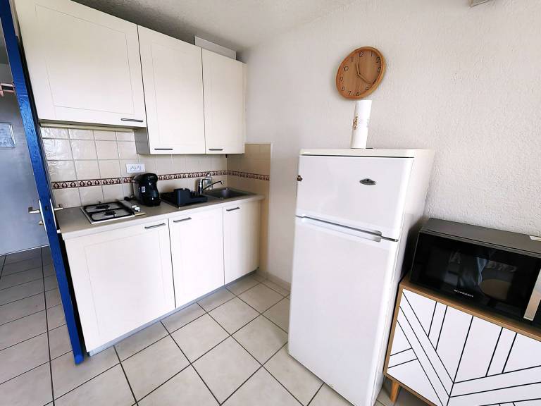 Holiday apartment with pool — photo 5