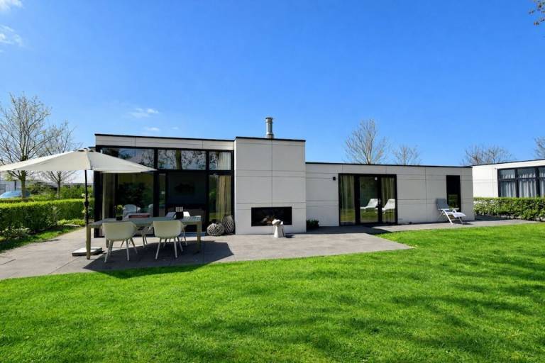 Ferienhaus mit Garten und Terrasse