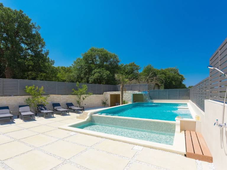 Fully equipped house with terrace, private pool & BBQ | Pets allowed — photo 2