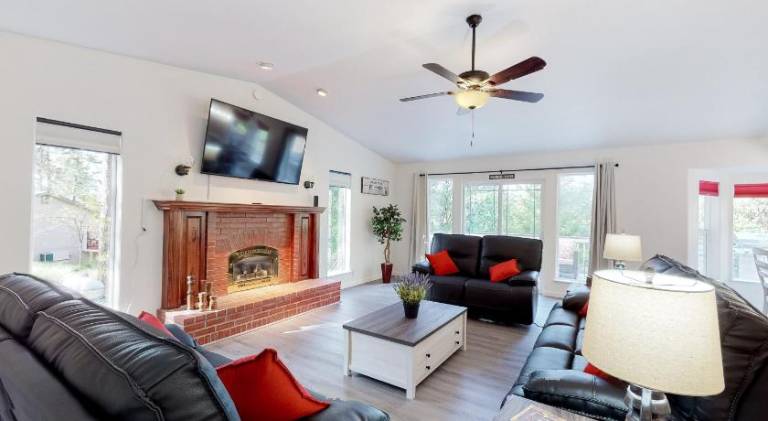 House with pool | Pets are welcome in Groveland, CA