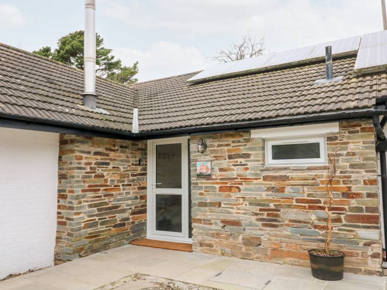 Child-friendly cottage with BBQ & garden | Beach view | Dogs allowed — photo 3