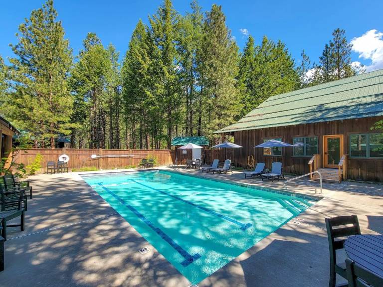 Cabin  Mazama